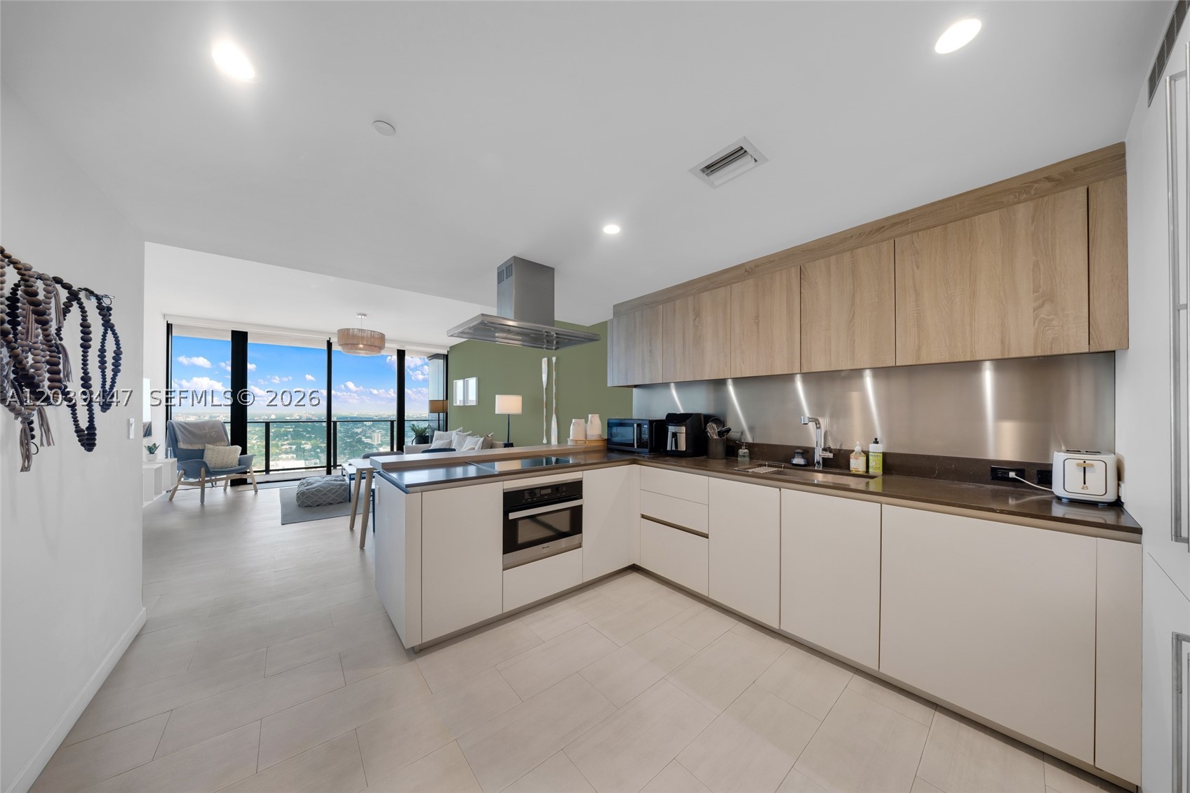 1000 Brickell Plz 4704 — photo