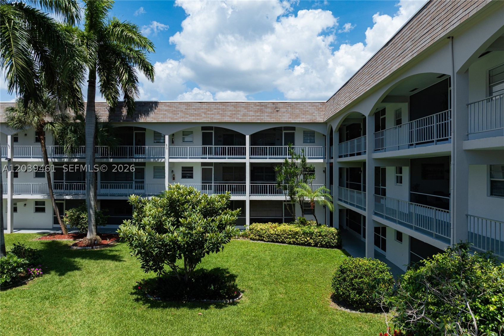 541 Blue Heron Dr 308 — photo