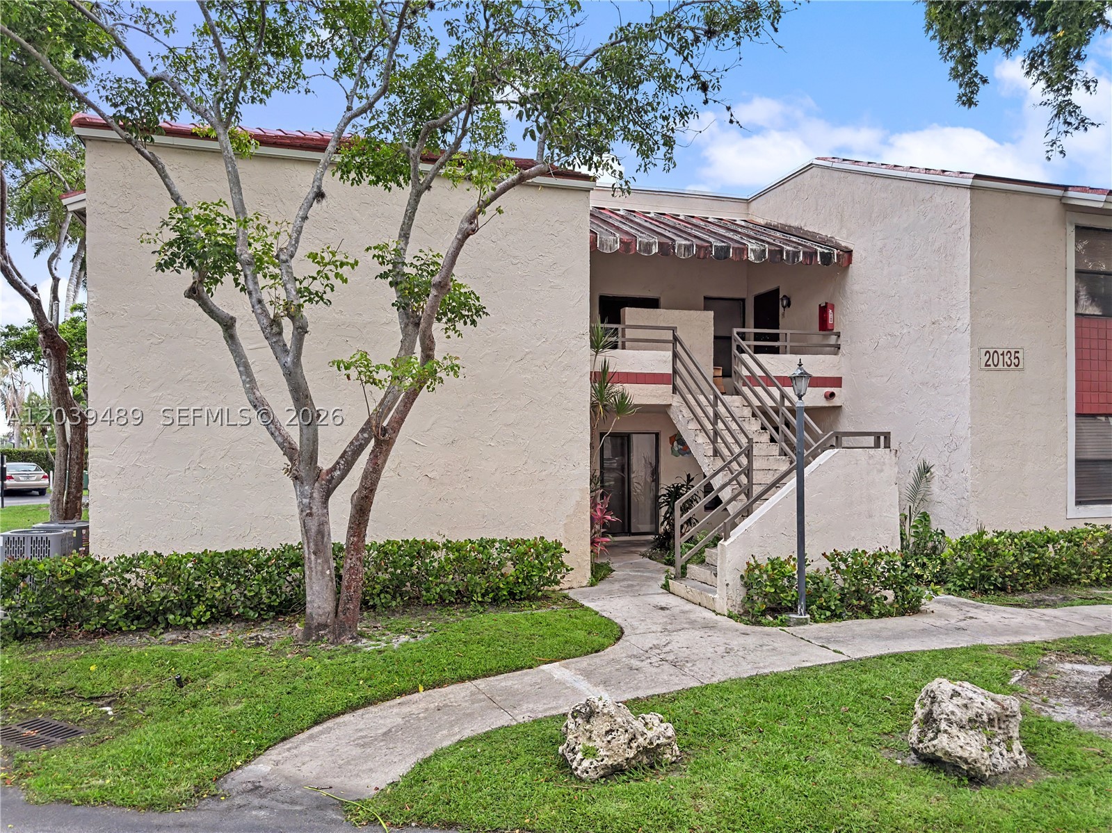 20135 NE 3rd Ct 1 — photo