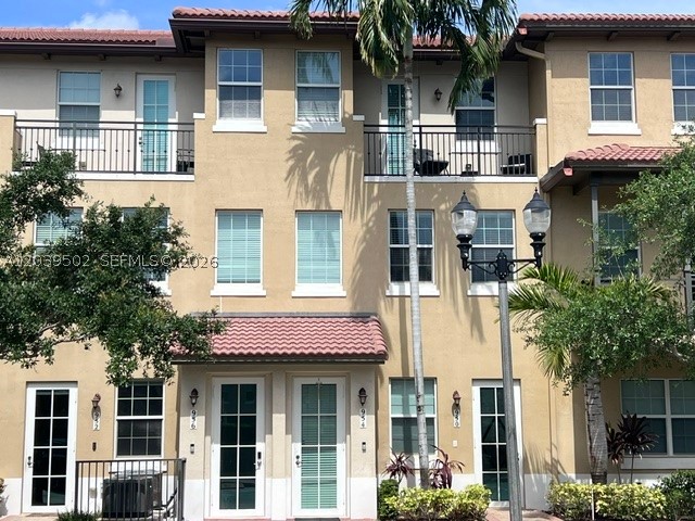 954 SW 147th Ave 2610 — photo