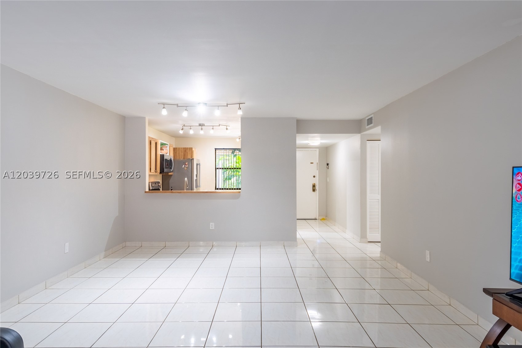 601 Ives Dairy Rd 101-8 — photo