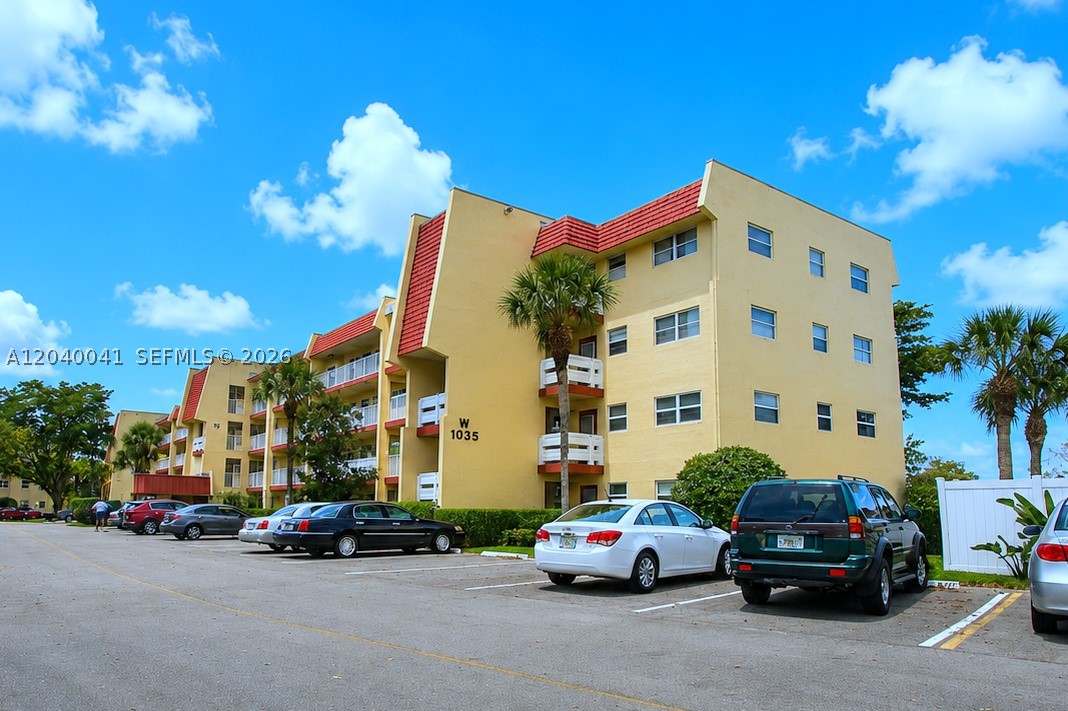 1035 Country Club Dr 102 — photo