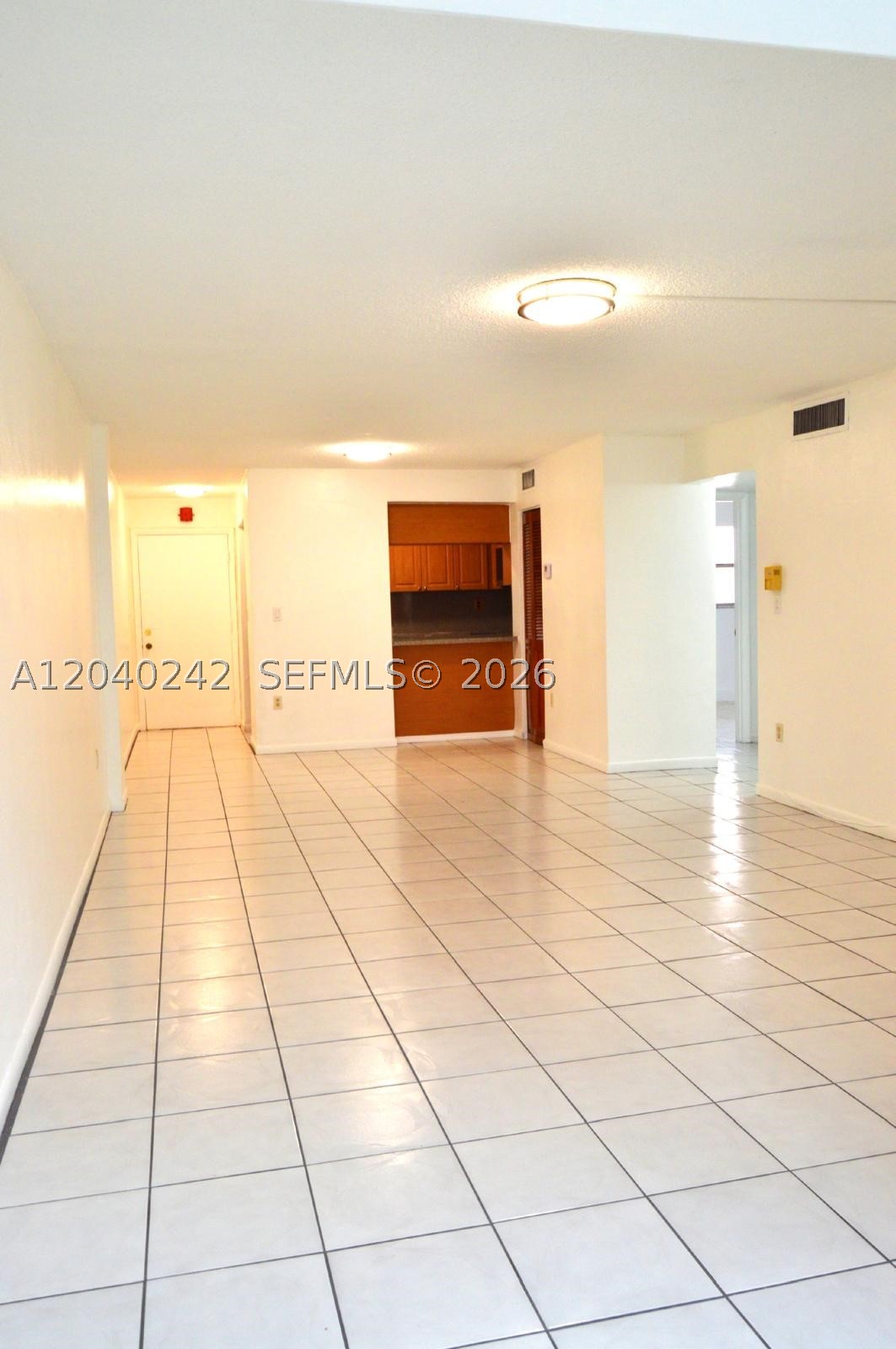 1910 W 56th St 3312 — photo