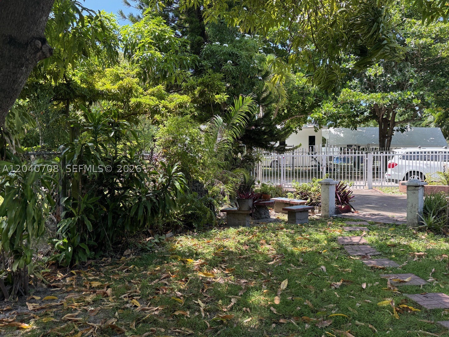 12600 Country Club Ln — photo