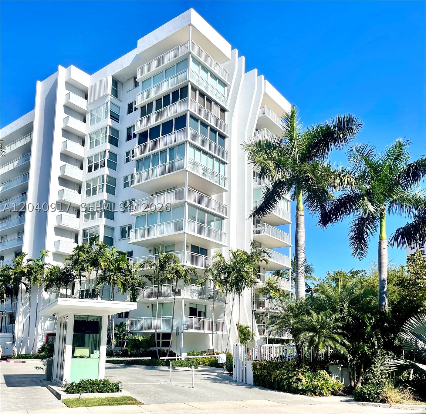 607 Ocean Dr 3K — photo