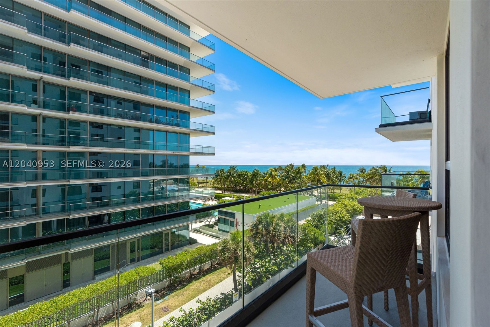 10185 Collins Ave 521 — photo