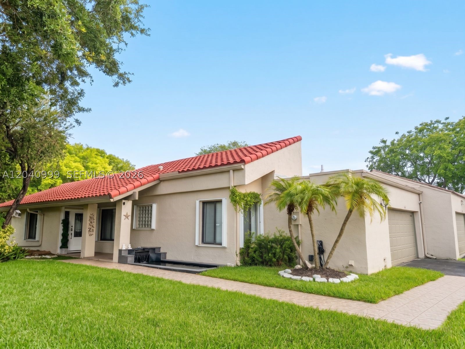 324 Patio Village Ter — photo