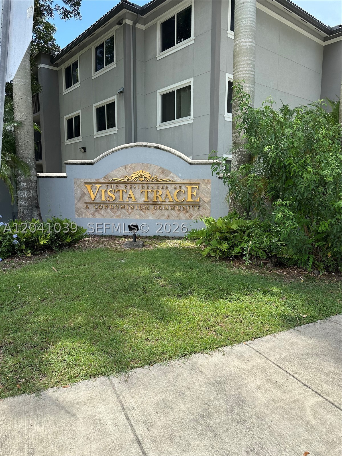 15480 SW 284th St 2302 — photo