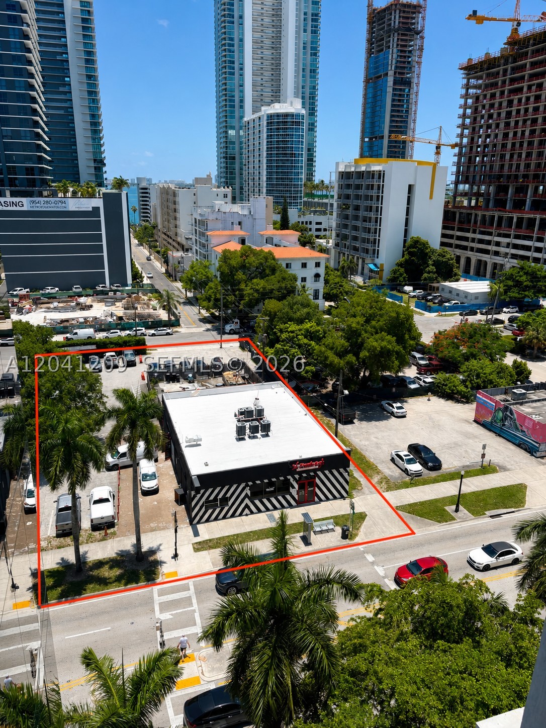 3023 Biscayne Blvd — photo