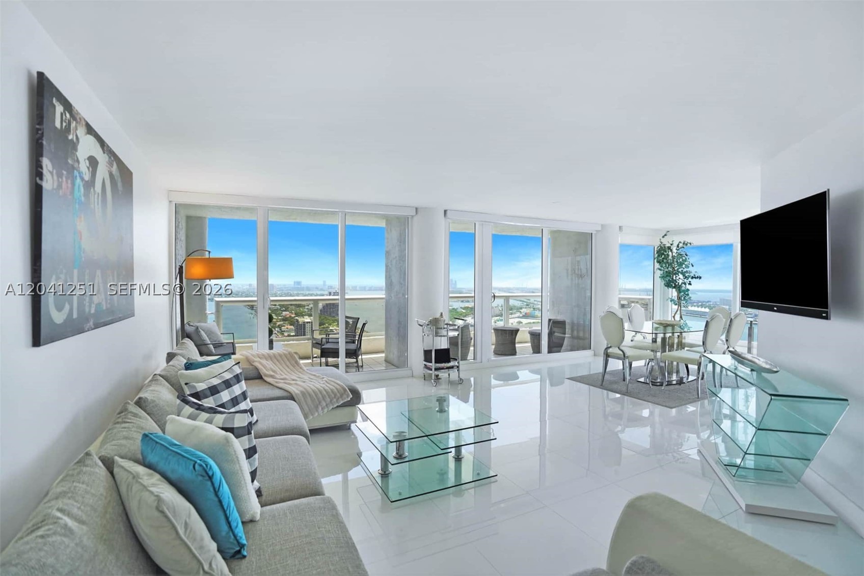 1717 N Bayshore Dr D-3931 — photo