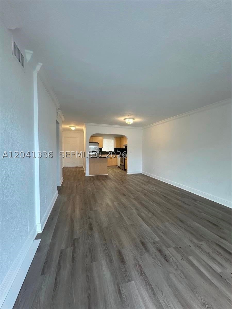980 NE 170th St 214 — photo