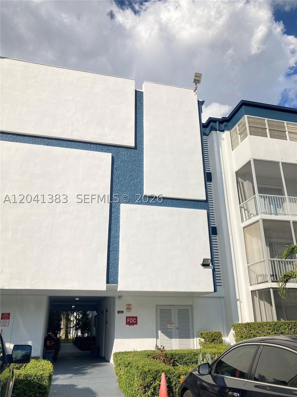 9159 SW 77th Ave 211 — photo