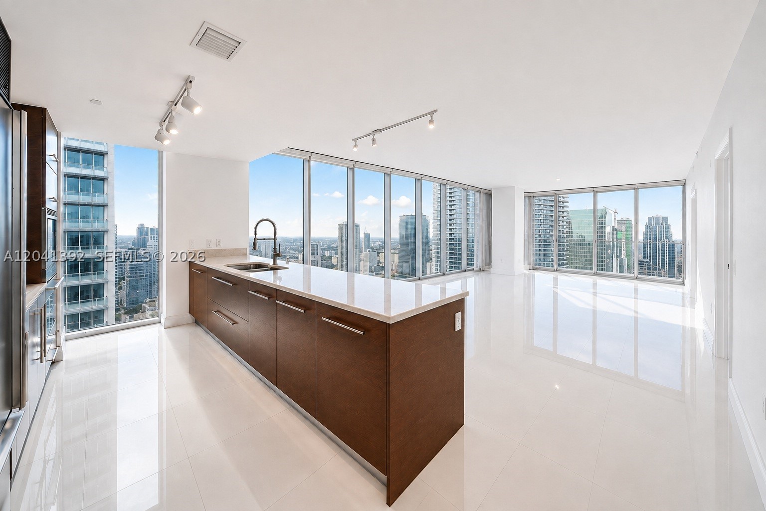 475 Brickell Ave 4715 — photo