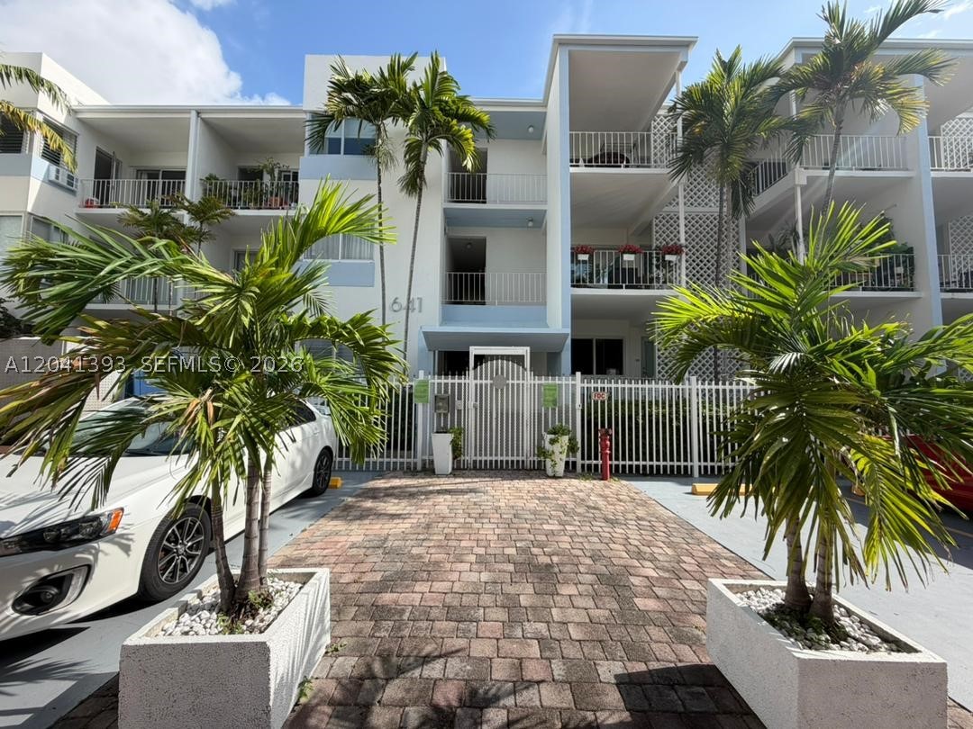 641 Espanola Way 3 — photo