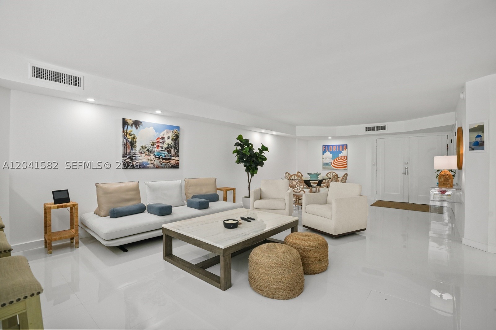 6423 Collins Ave 203 — photo