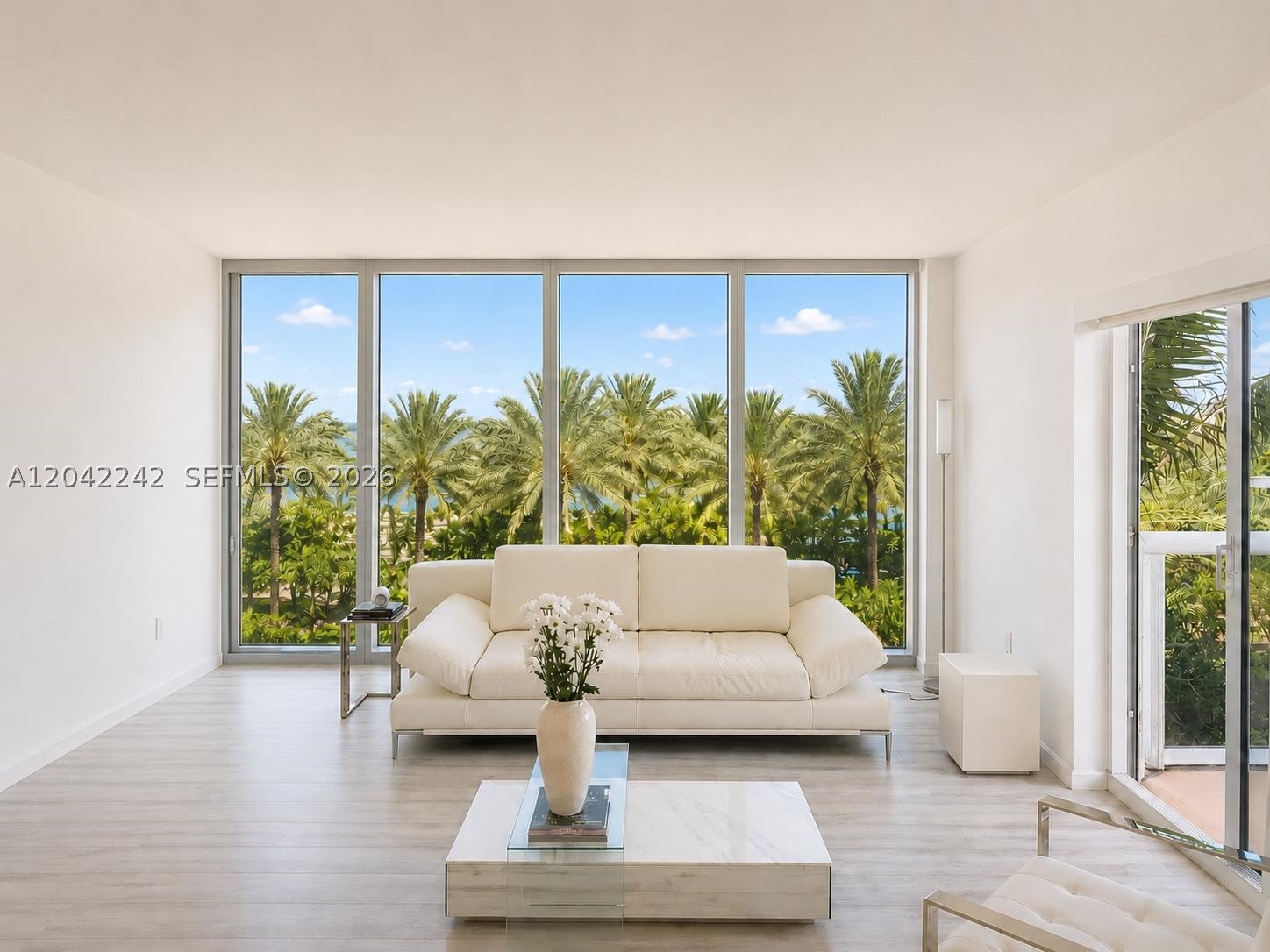 10275 Collins Ave 431 — photo