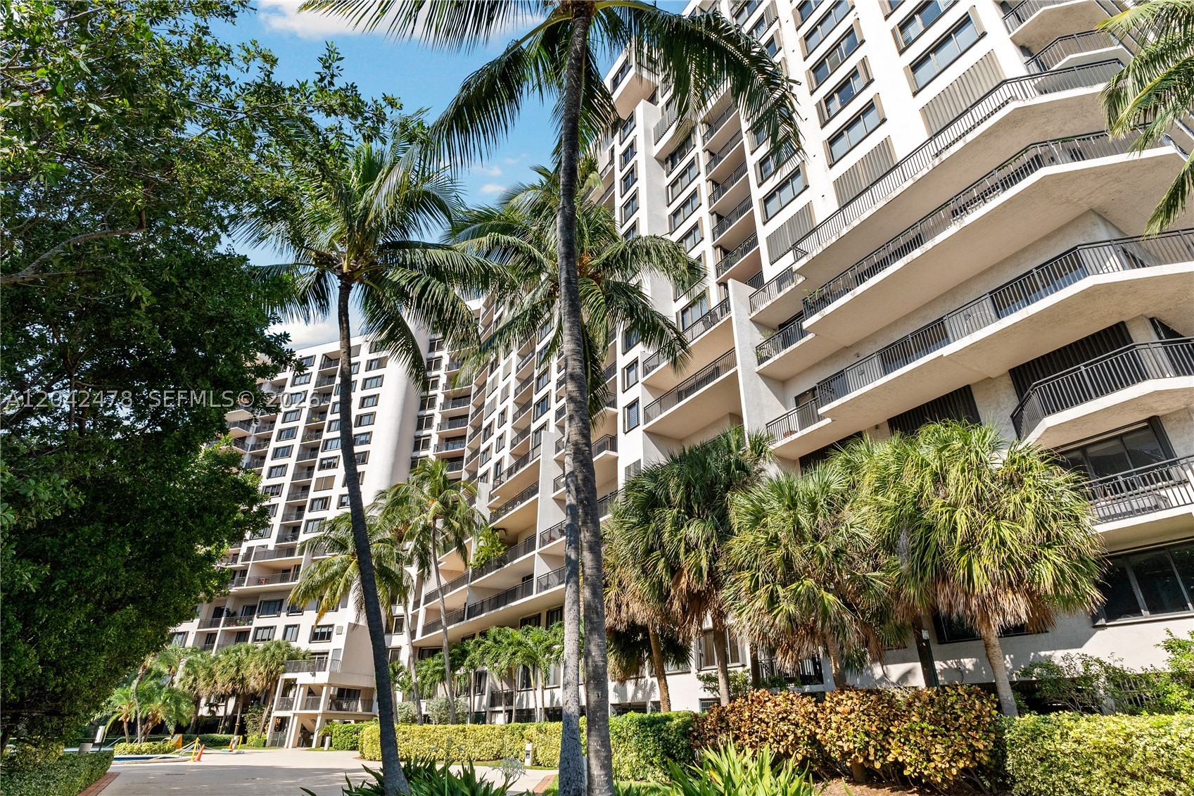 540 Brickell Key Dr 1513 — photo