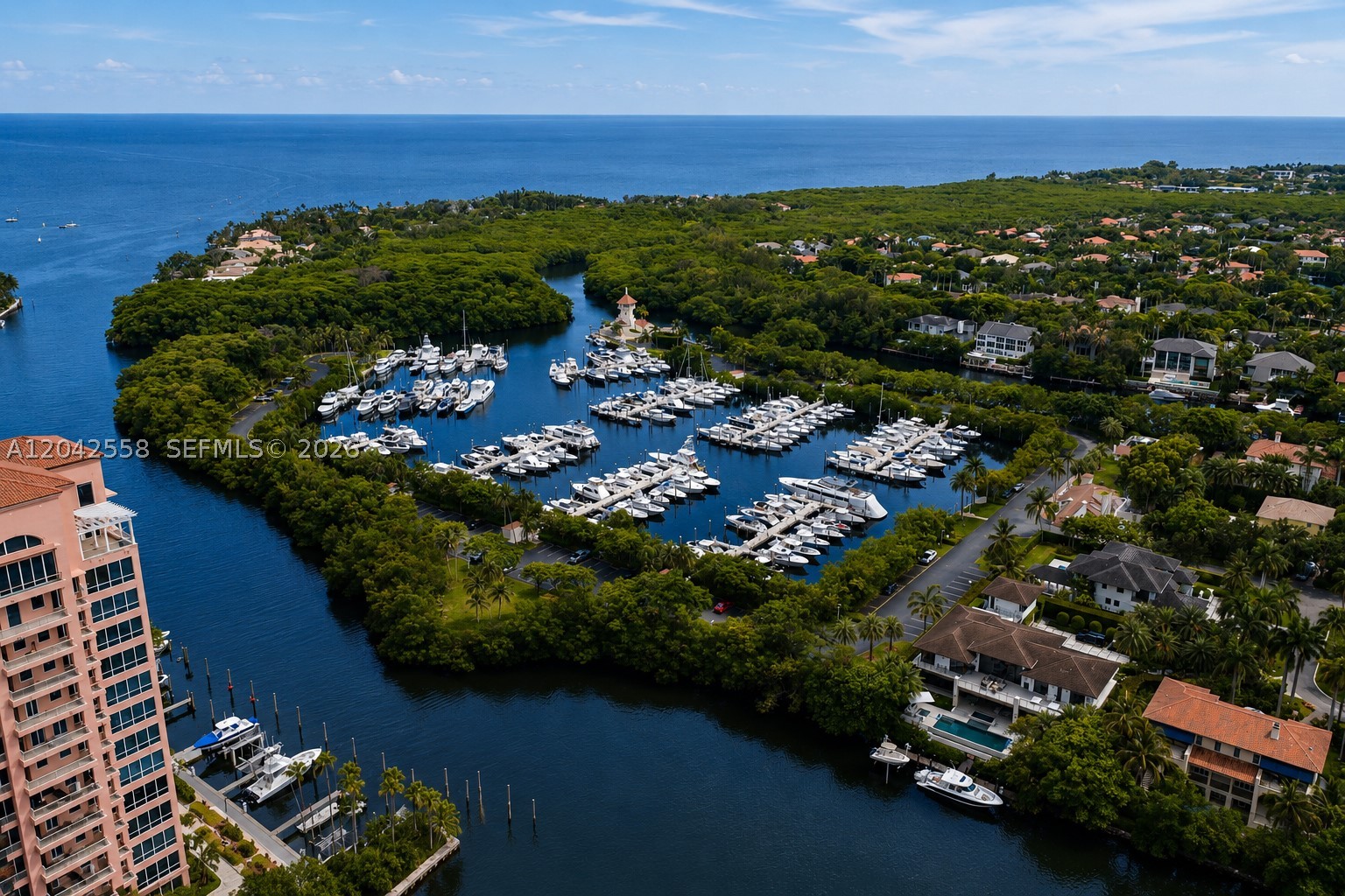 35 Edgewater Dr 107 — photo
