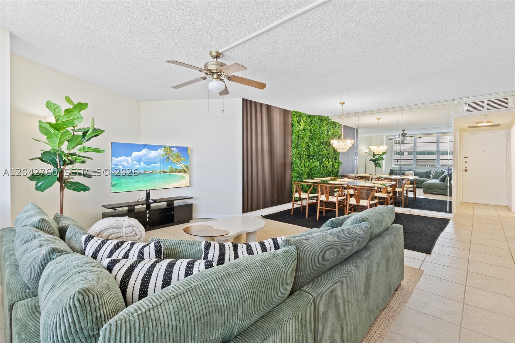 3725 S Ocean Dr 921 — photo