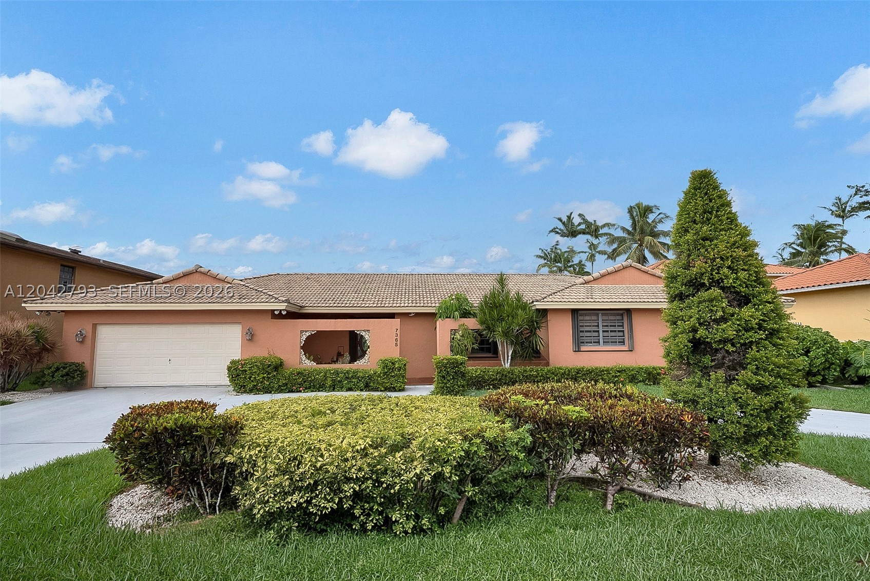 7365 N Augusta Dr — photo