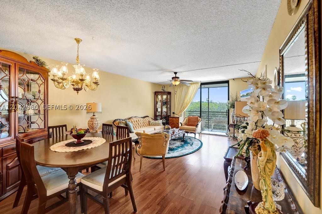 1000 Colony Point Cir 422 — photo