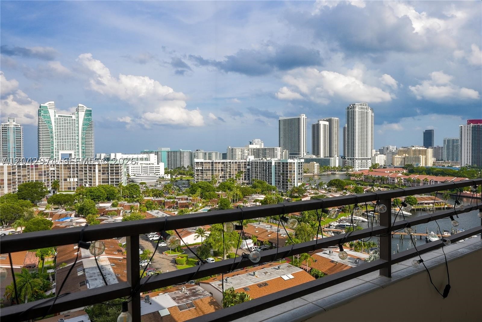 2500 Parkview Dr 1503 — photo