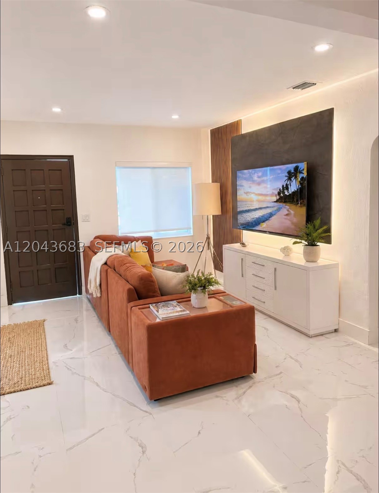5640 NE Miami Ct — photo