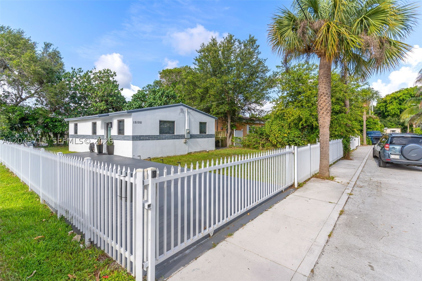 15100 NE 14th Ct — photo