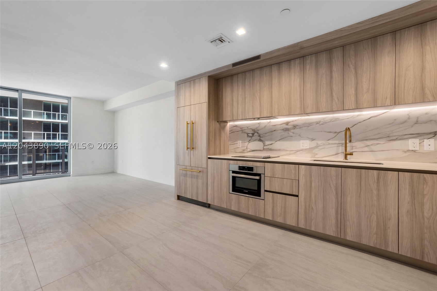 77 SE 5 Street 1708 — photo