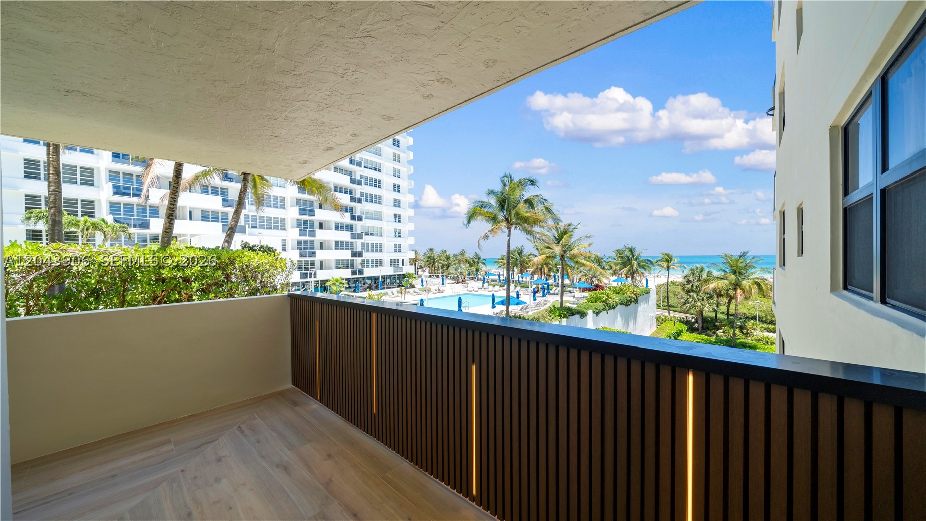 1623 Collins Ave 415 — photo