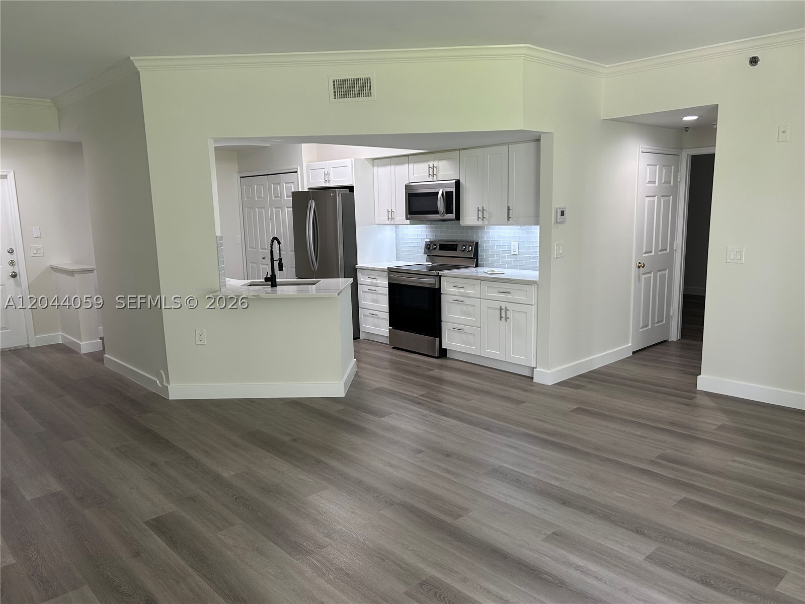 3225 NE 184th St 10106 — photo