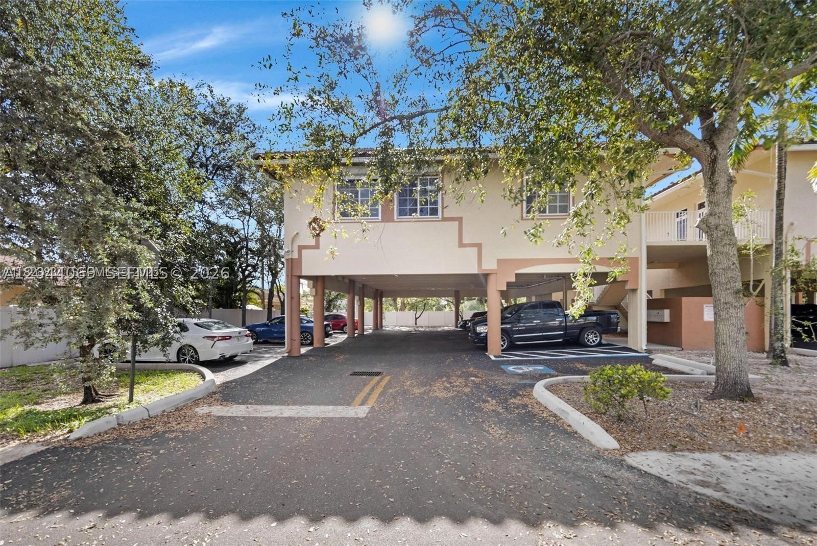 5595 Orange Dr 101 — photo