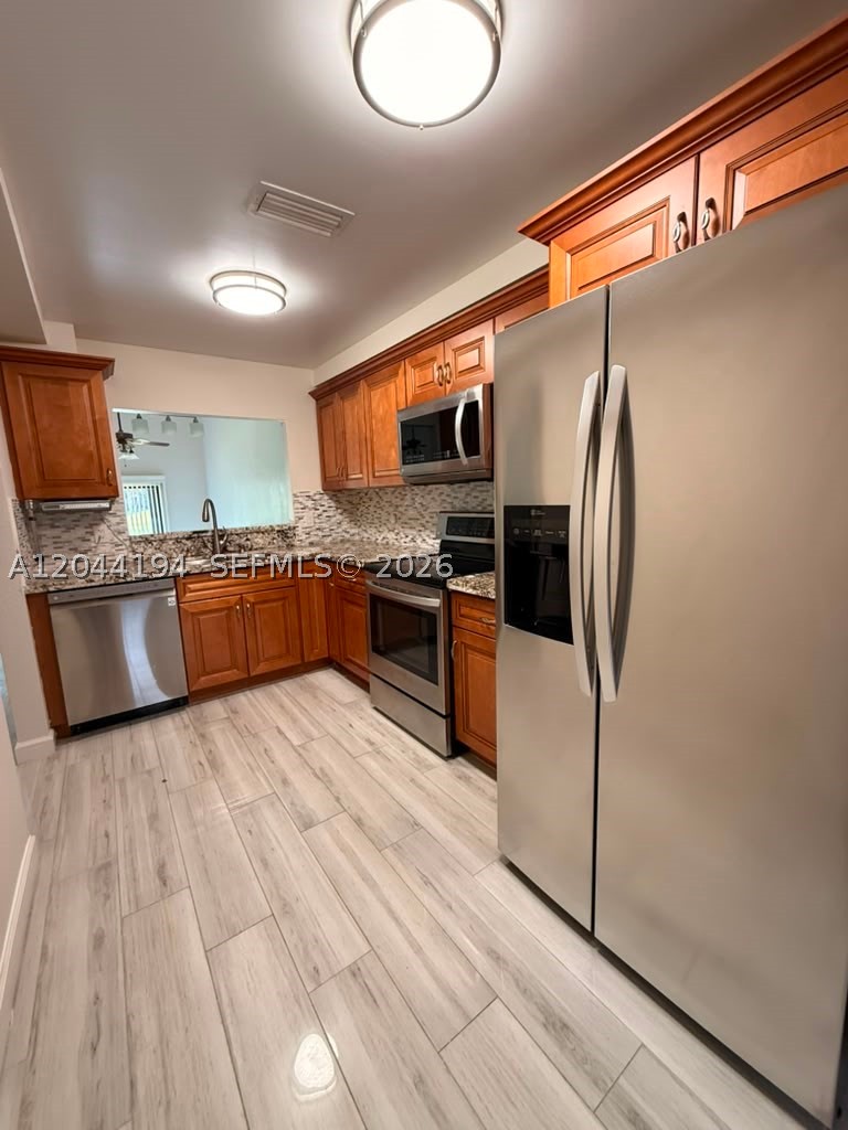 4182 S Pine Island Rd — photo
