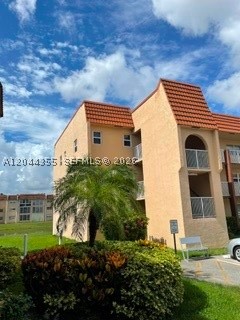 9010 Sunrise Lakes Blvd 301 — photo