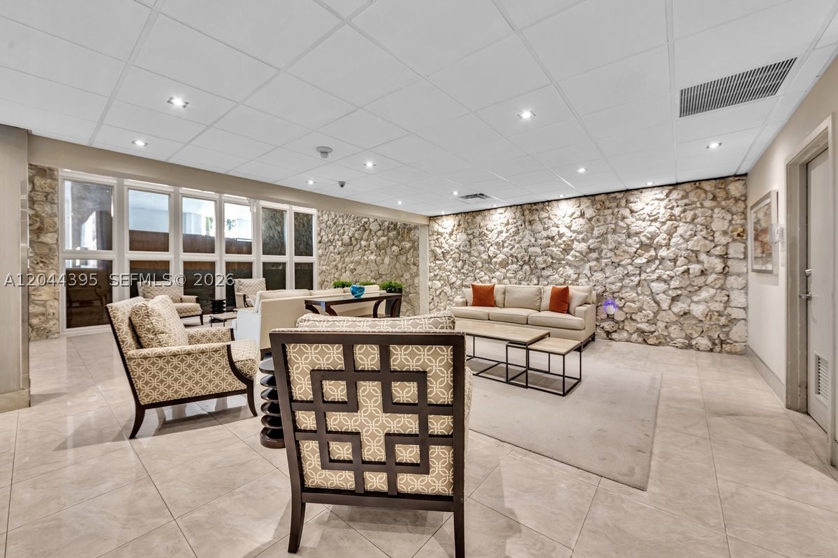 3111 N Ocean Dr 904 — photo