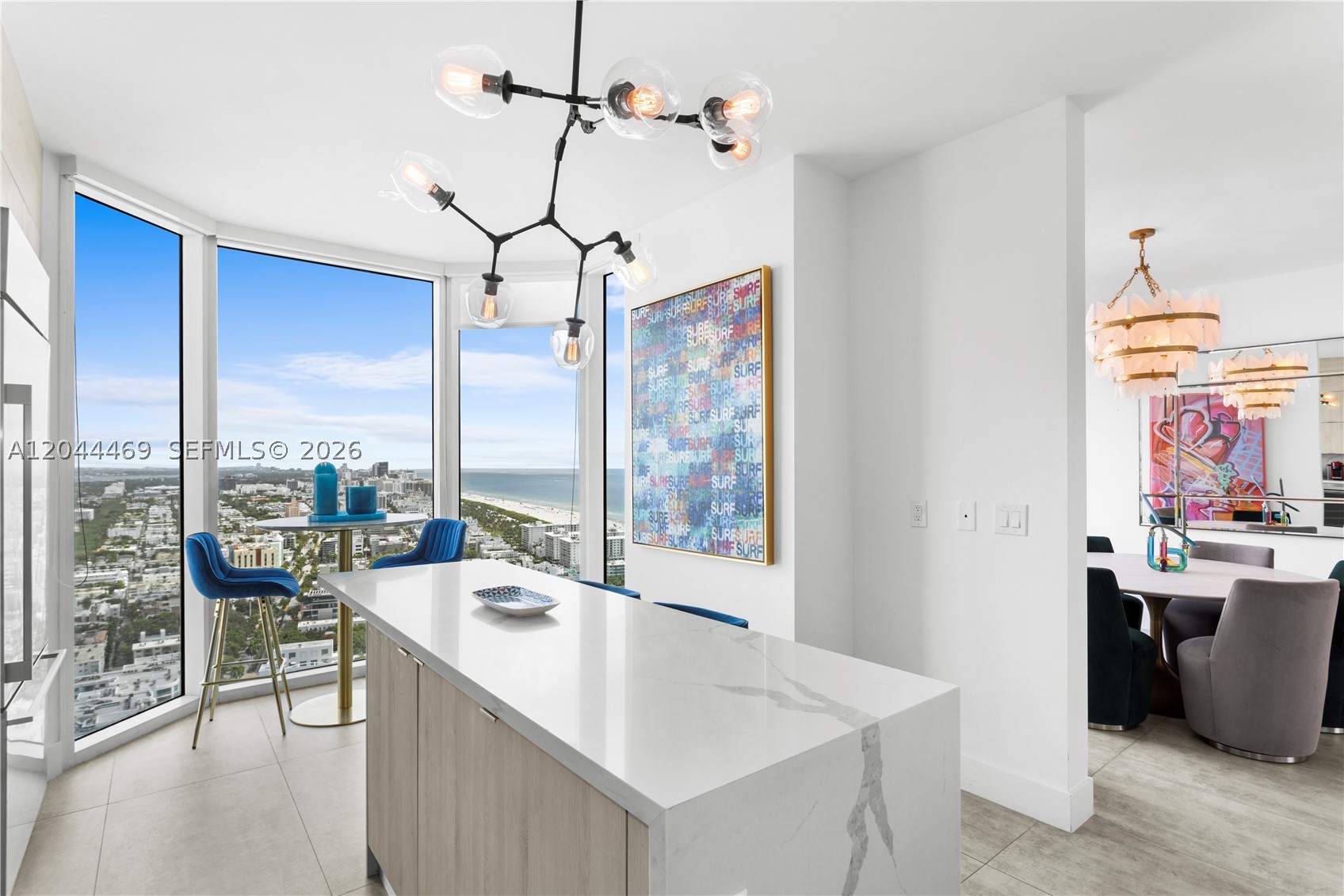 300 S Pointe Dr 3604 — photo