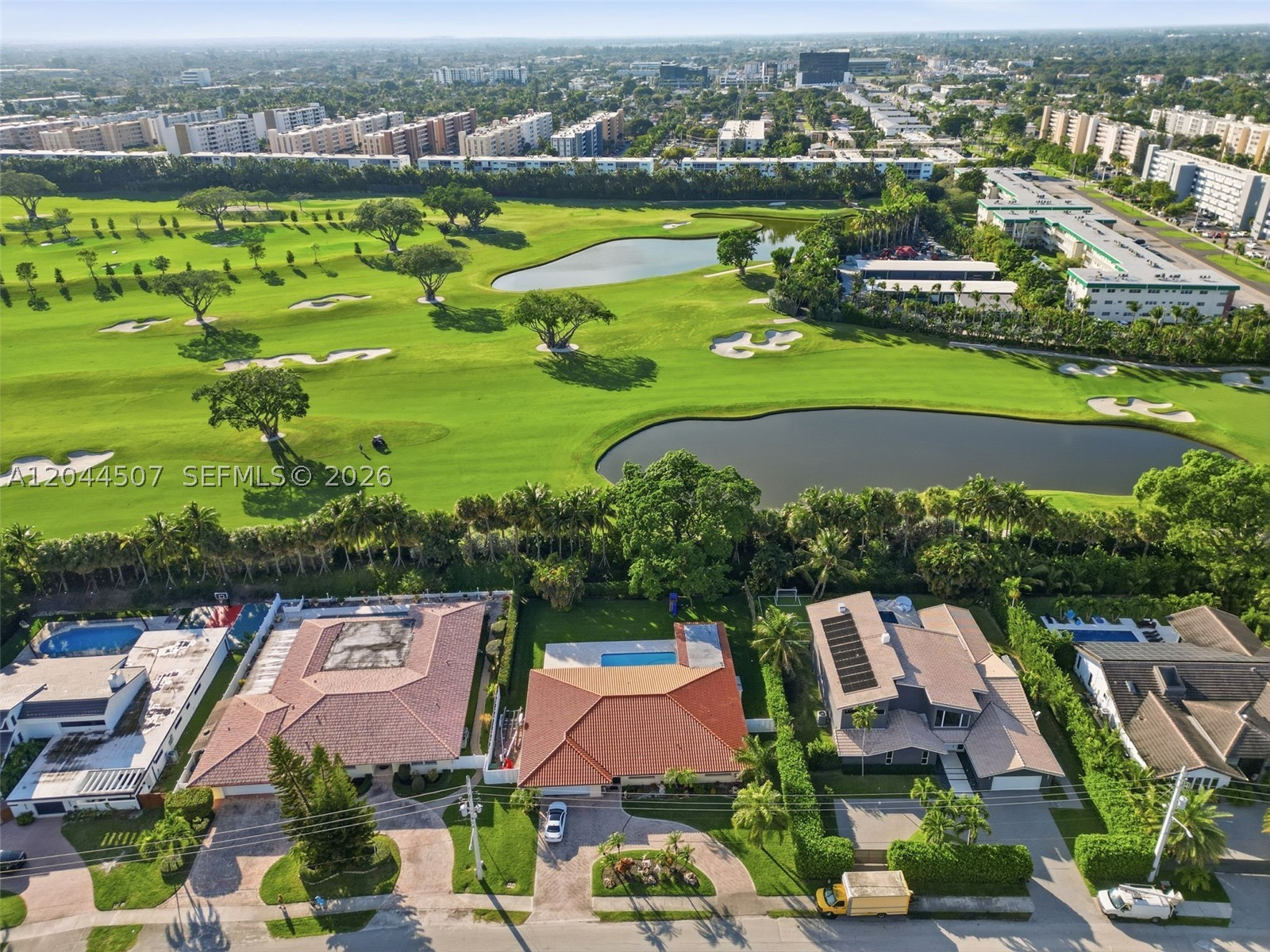 713 Diplomat Pkwy — photo
