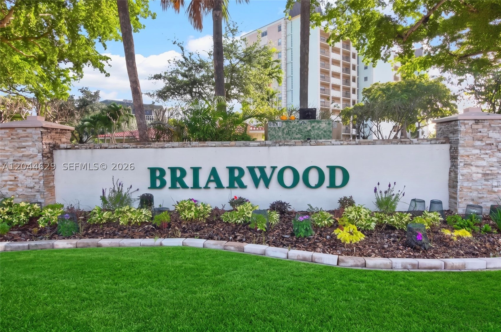 9101 W Sample Rd 306 — photo