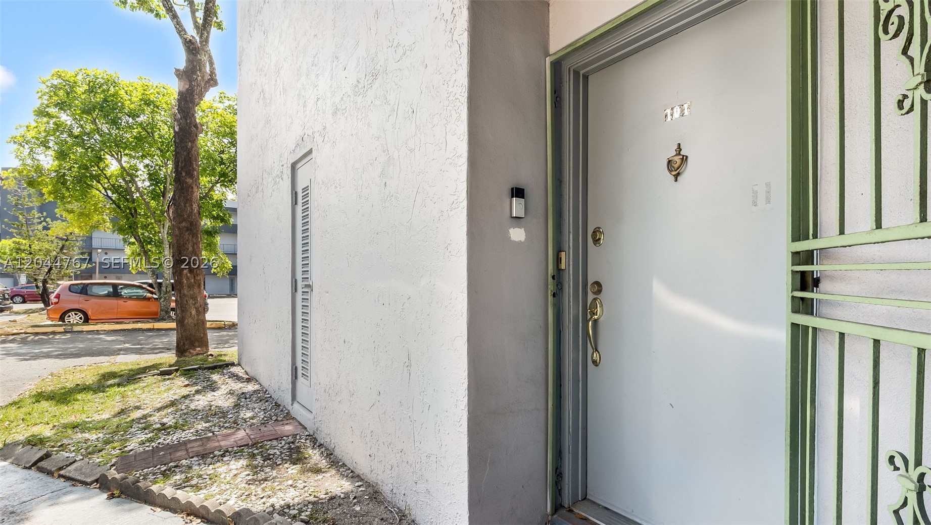 110 Fontainebleau Blvd 101 — photo