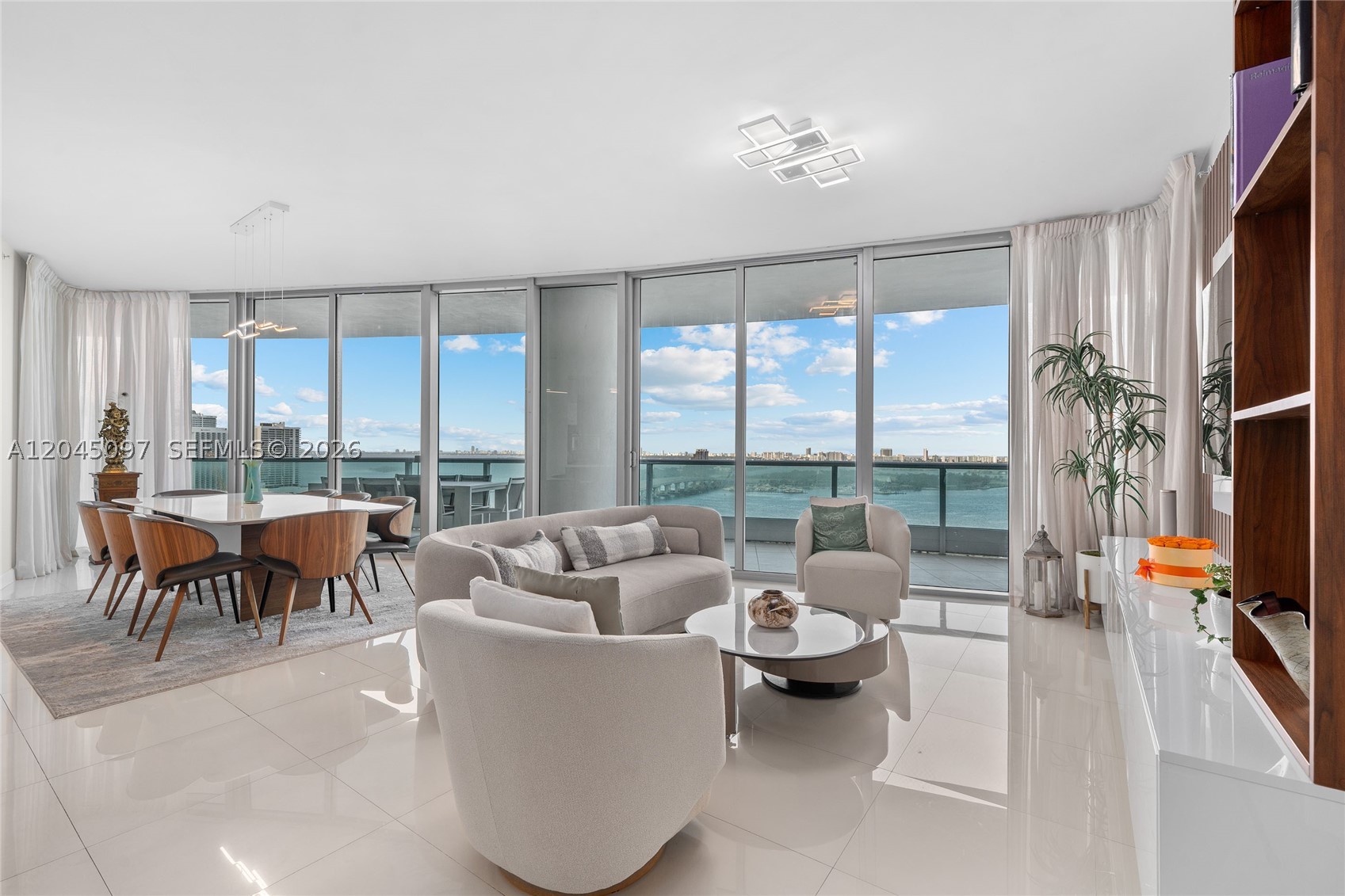 900 Biscayne Blvd 2506 — photo