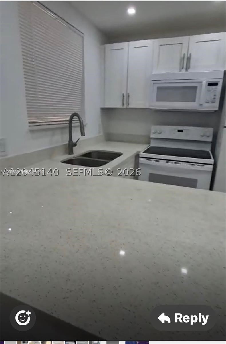 285 NE 191st St 2907 — photo