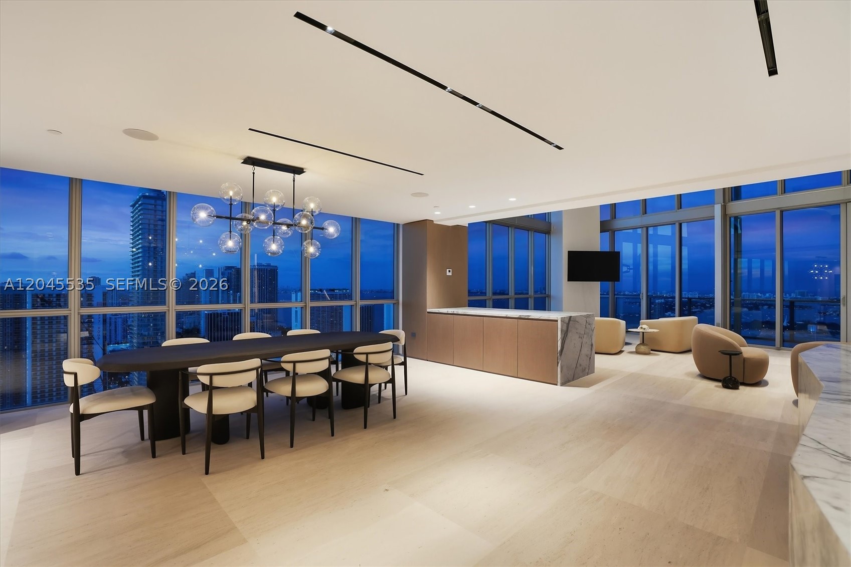 1100 Biscayne Blvd 3906 — photo