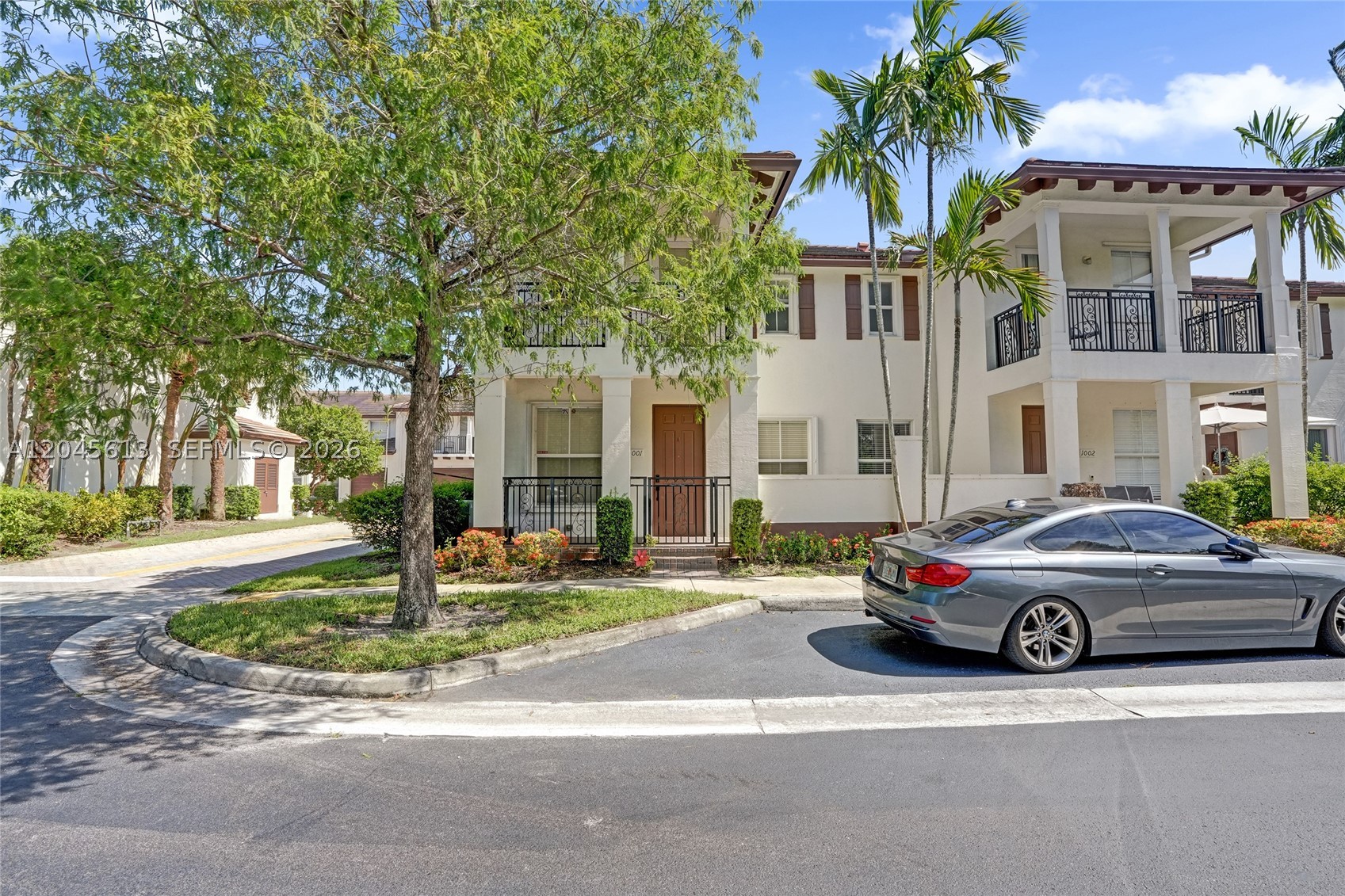 4760 Mimosa Pl 1001 — photo