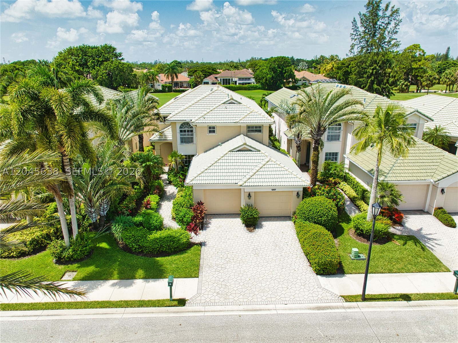 1207 General Pointe Trce — photo