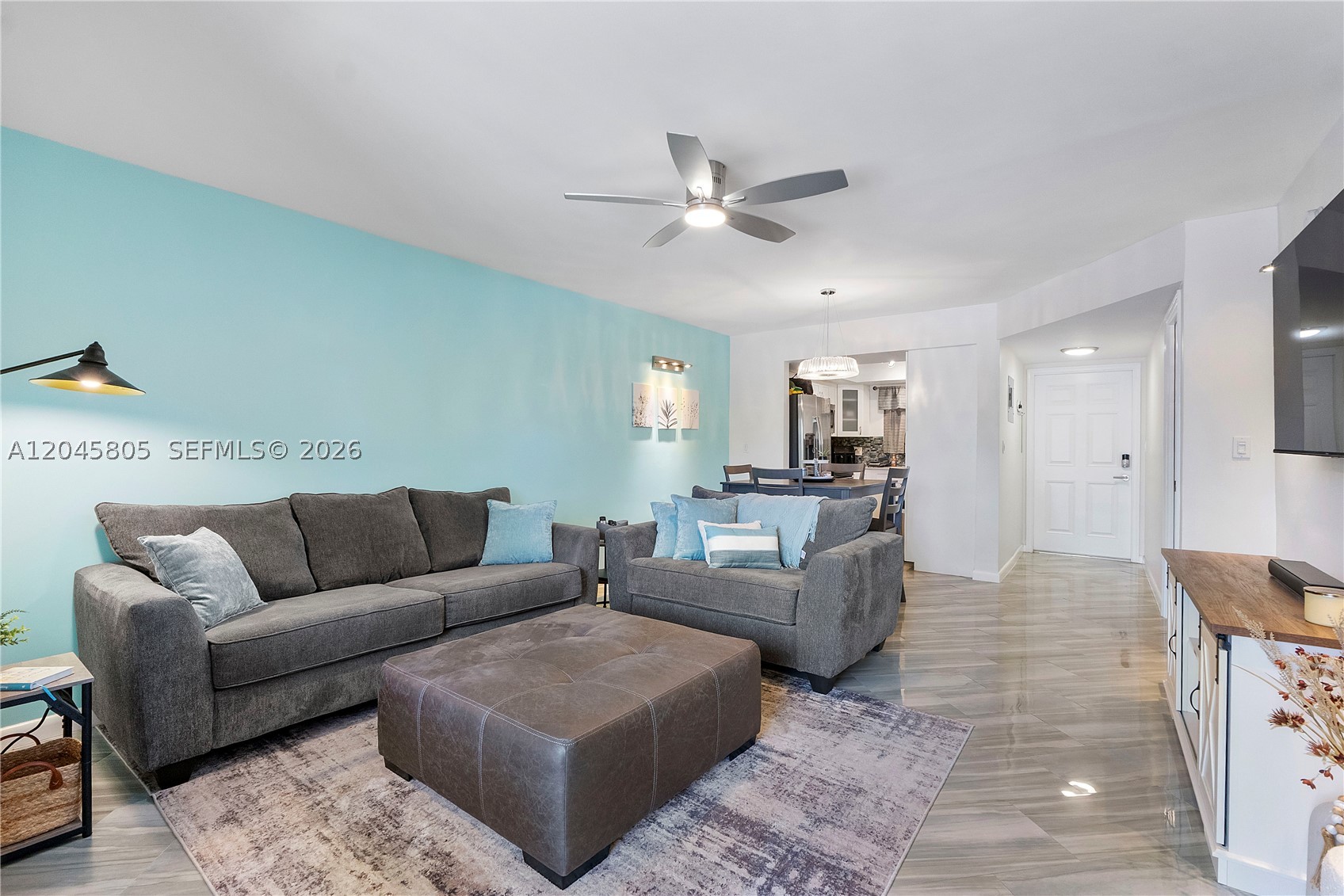 610 Tennis Club Dr 104 — photo