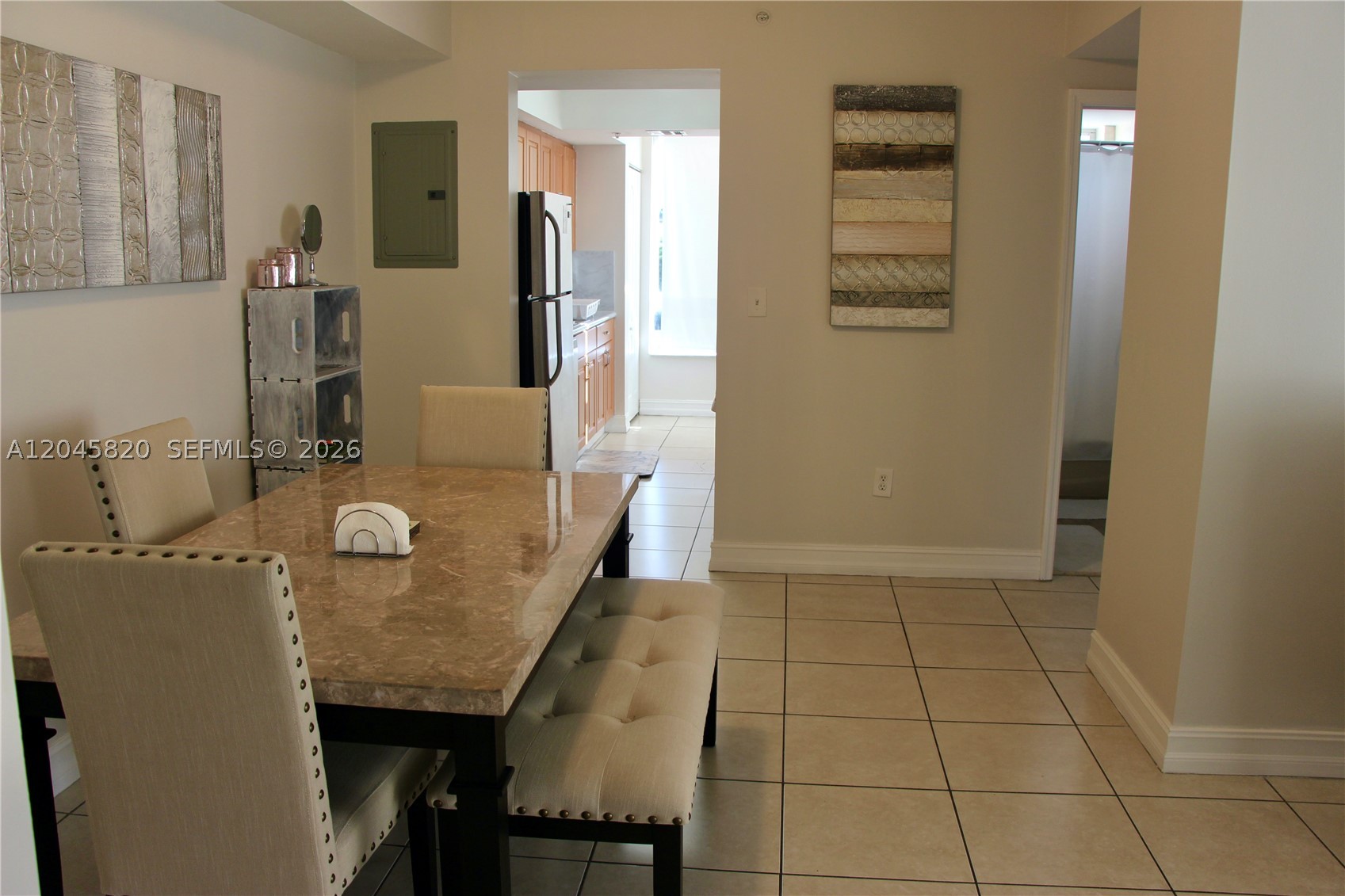 2501 Douglas Rd 304 — photo