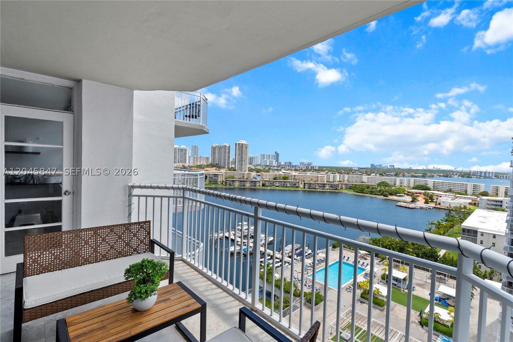 18071 Biscayne Blvd Unit 1404 — photo