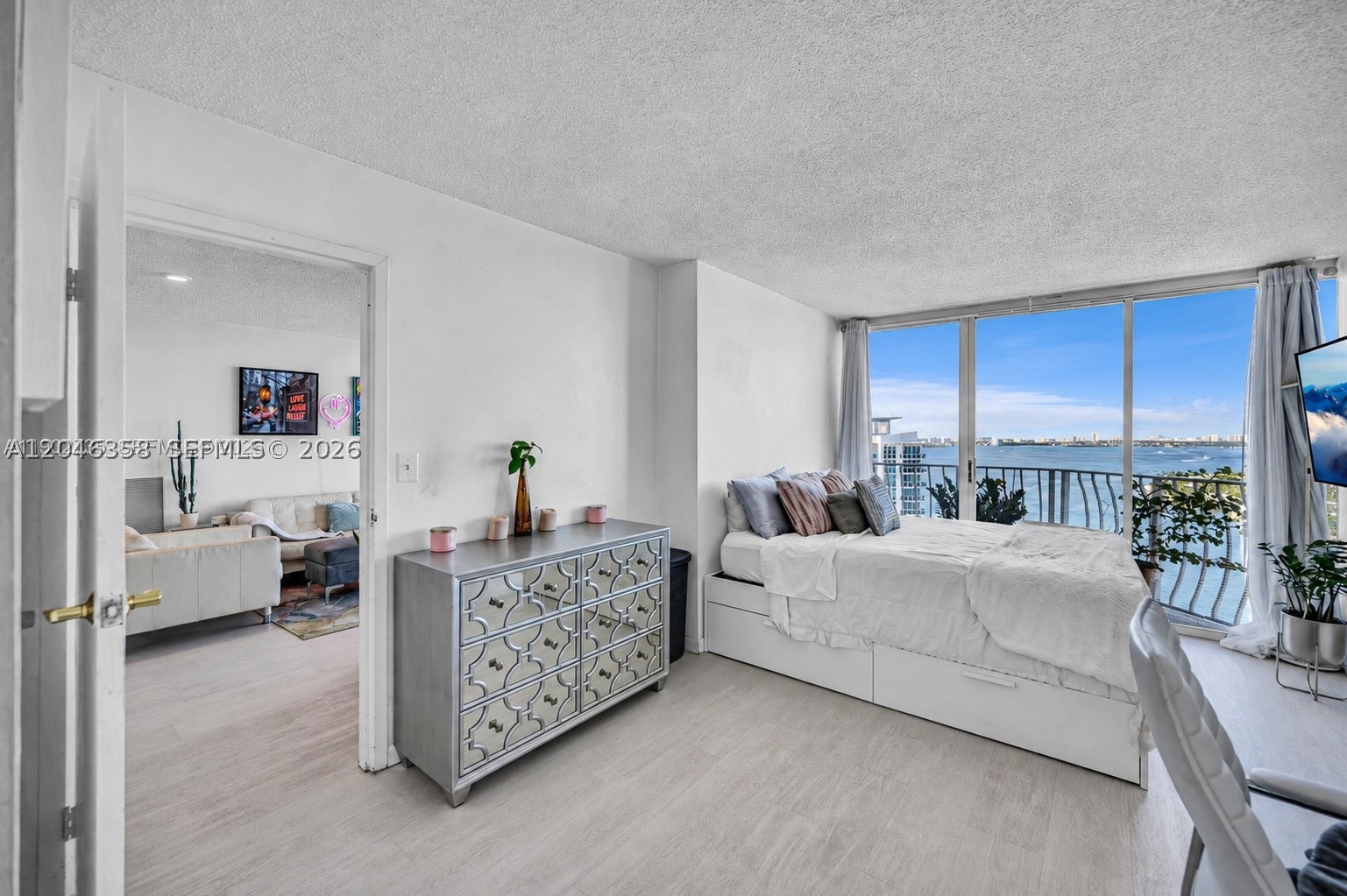 7601 E Treasure Dr 2412 — photo