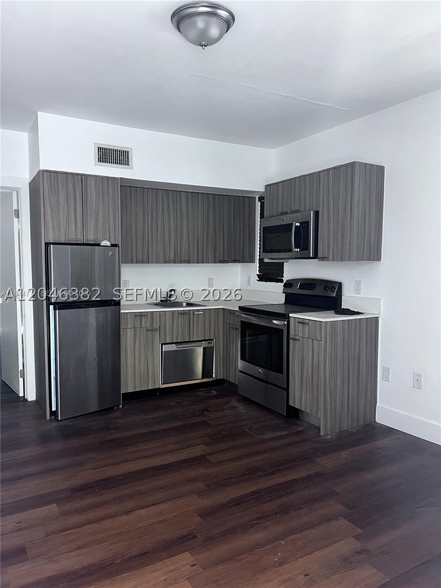 557 Michigan Ave 115 — photo