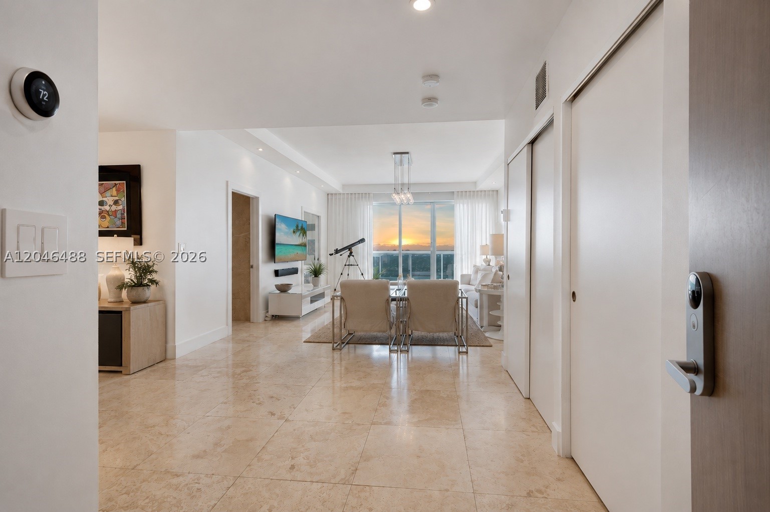 2301 Collins Ave Ph22 — photo